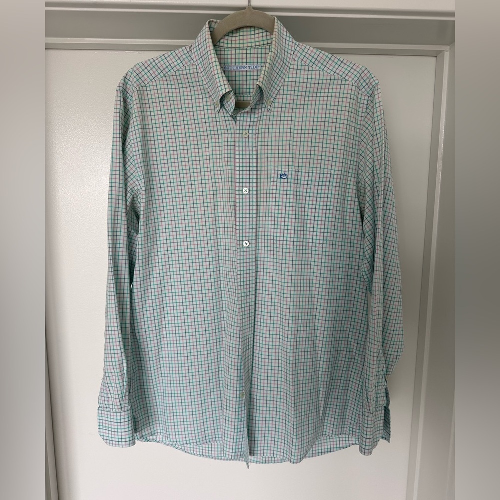 Southern Tide size Medium